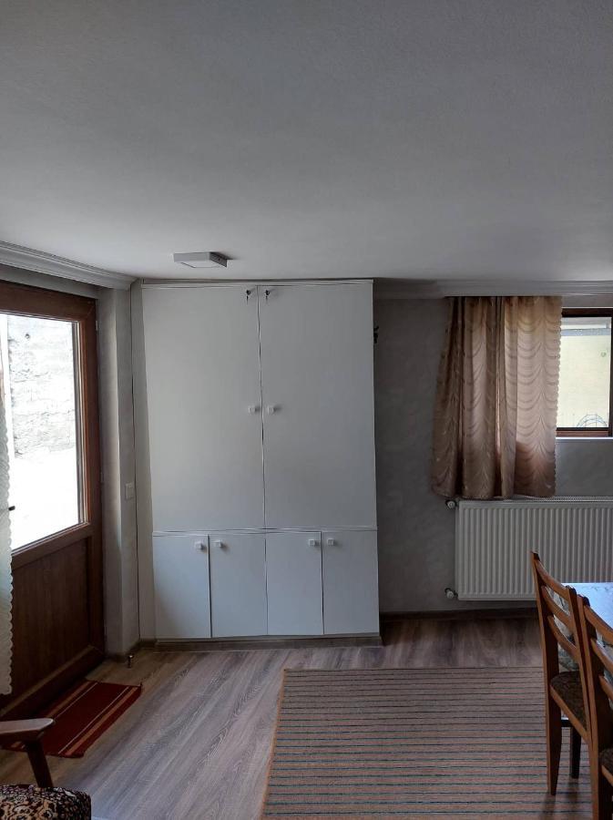 Davids Entire Place Borjomi Luaran gambar
