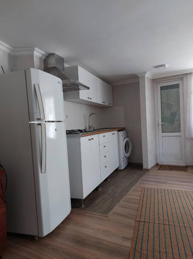 Davids Entire Place Borjomi Luaran gambar