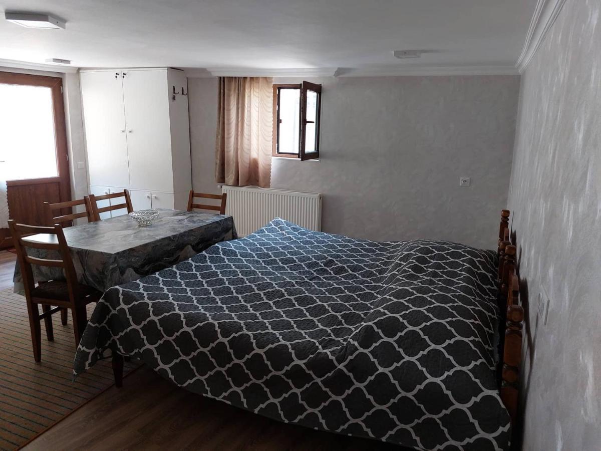 Davids Entire Place Borjomi Luaran gambar